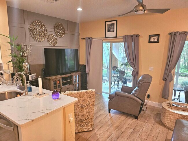 Foto del edificio - 8335 Mulligan Cir