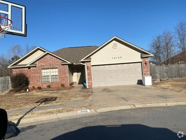 Building Photo - 14108 magnolia glenn