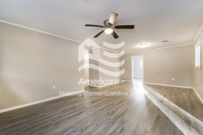 Foto del edificio - 2975 Lakewood Dr