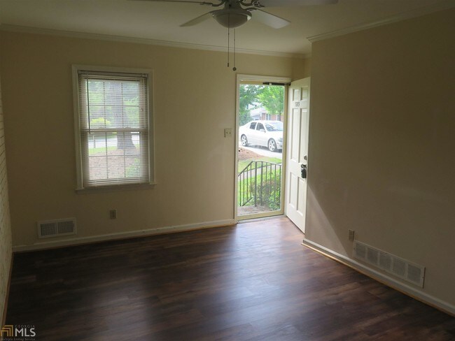 Foto del edificio - 5313 N Dearing St NE