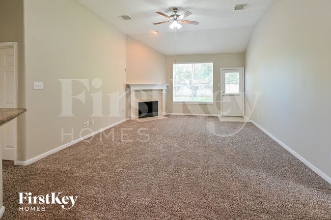 Foto del edificio - 23722 River Pl Dr