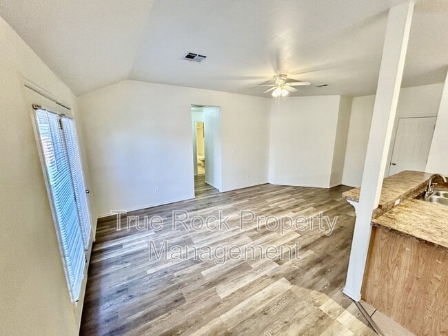 Building Photo - 1412 S Mississippi Ave