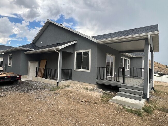 Building Photo - 3632 E Owahee St