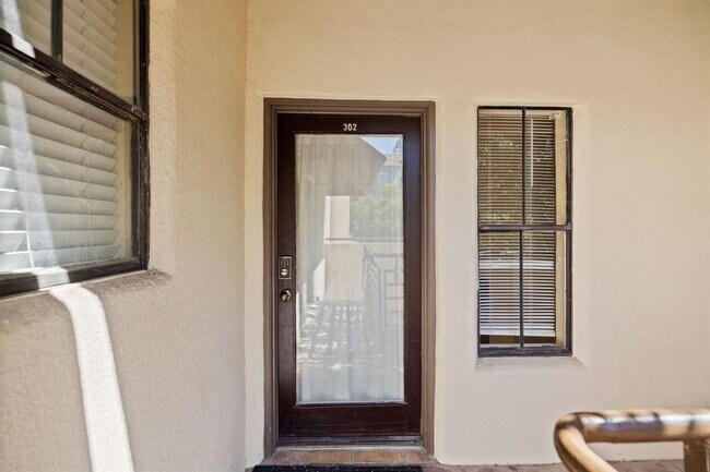 Foto del edificio - 712 Graham Pl