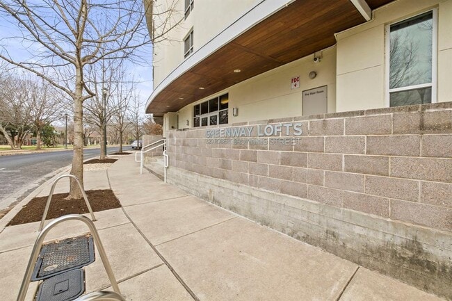 Building Photo - 1320 Robert Browning St