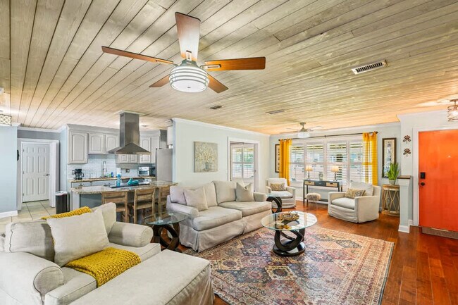 Foto del edificio - 1937 Grove Bluff Cir W