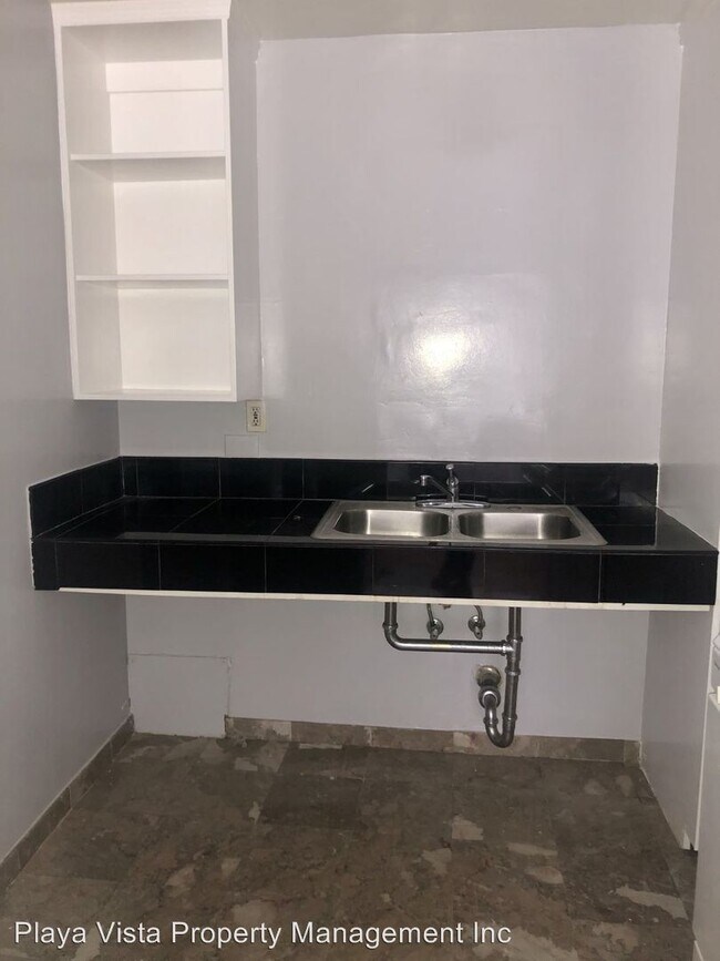 Foto del edificio - 13001-13007 Washington Blvd