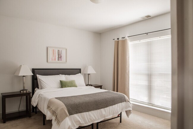 Foto del edificio - 1640 N Water St