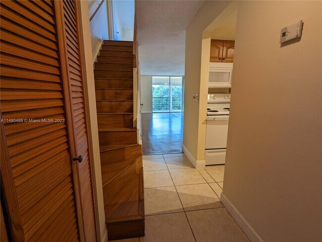 Foto del edificio - 3490 Foxcroft Rd