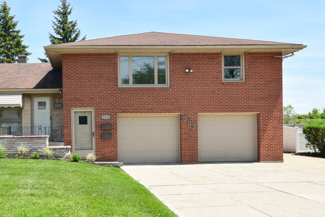 Exterior Front - 553 Mill St