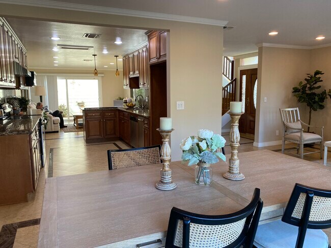 Building Photo - 32049 Waterside Ln