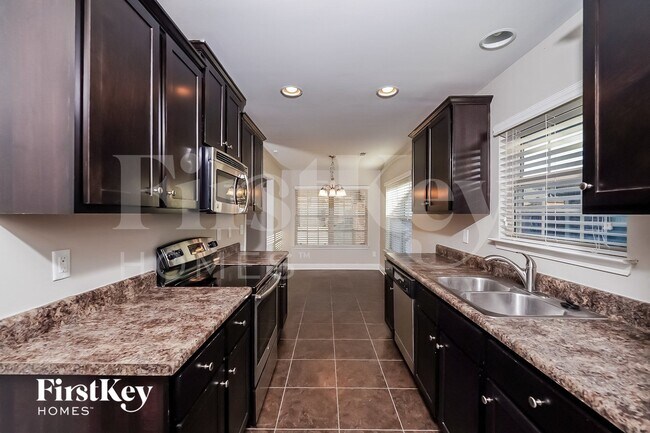 Foto del edificio - 855 Clover Ave