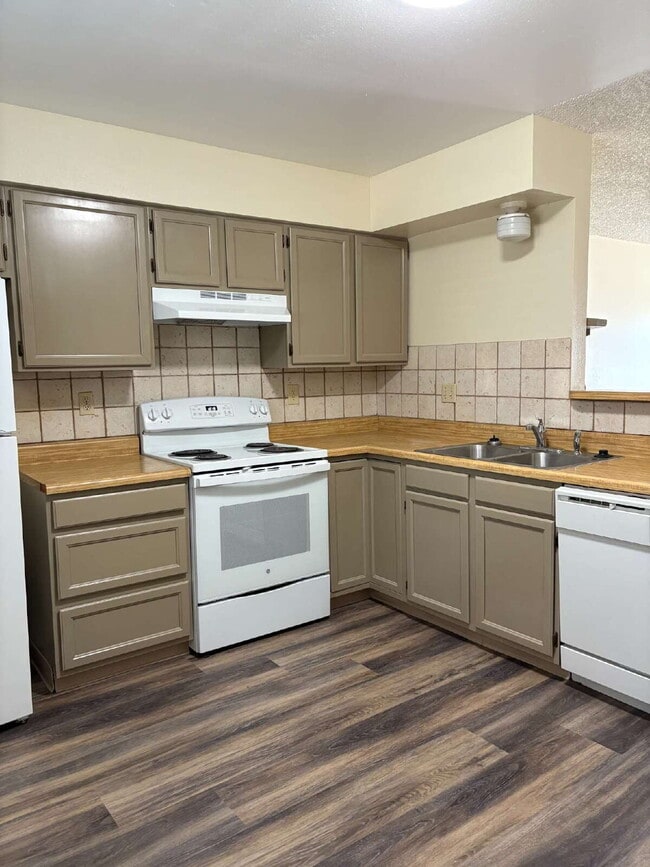 Foto del edificio - 2 bedroom townhouse - Mineola