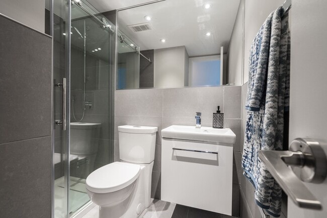 Photo du bâtiment - 730 St Clarens Ave