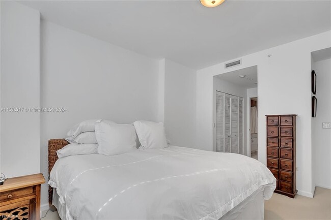 Foto del edificio - 1 br, 1.5 bath Condo - 801 Brickell Key Bl...