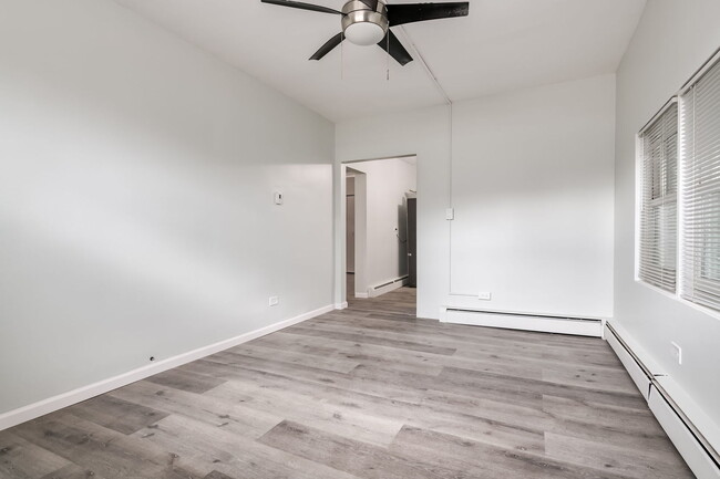 Building Photo - 931 Dunlop Ave