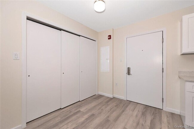 Building Photo - 68 Lake St