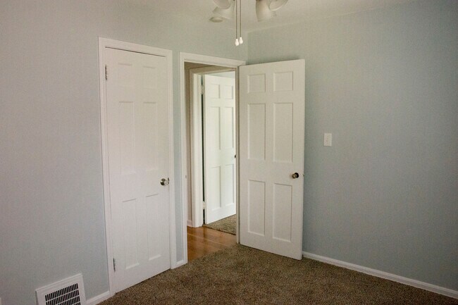 Foto del edificio - 1242 Genesee Ave