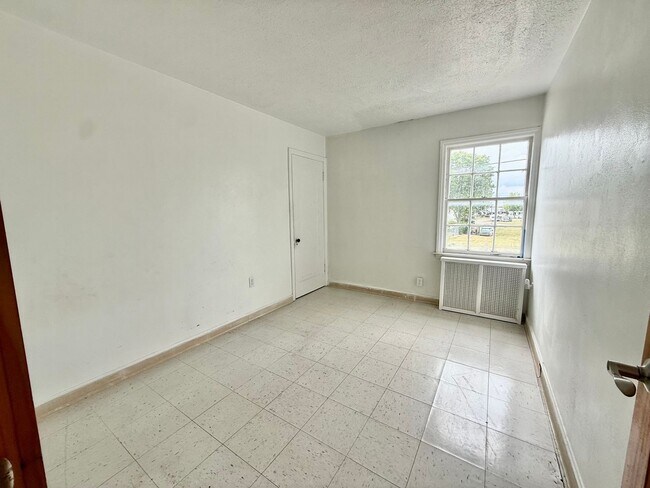 Foto del edificio - 312 W State St