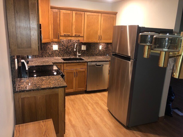 Kitchen - 10421 Briarbend Dr