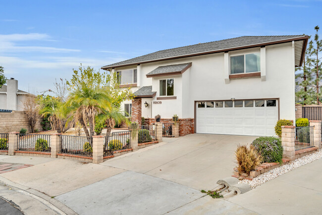 Building Photo - 10939 Floralita Ave