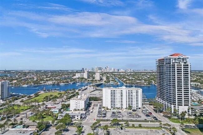 Foto del edificio - 200 S Birch Rd