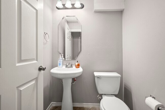 Foto del edificio - 16546 Pentonshire Ln