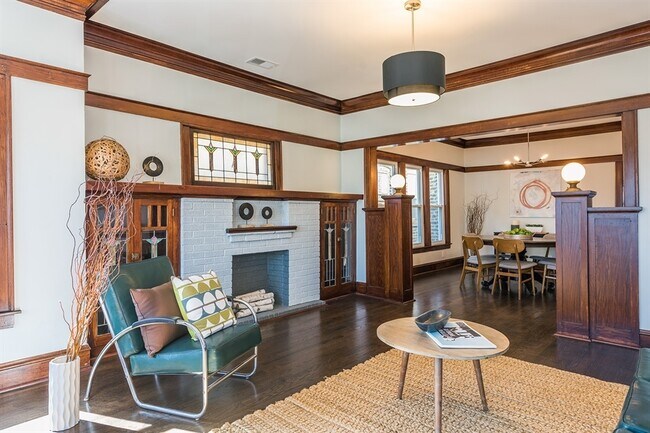 Foto del edificio - 2434 N Avers Ave