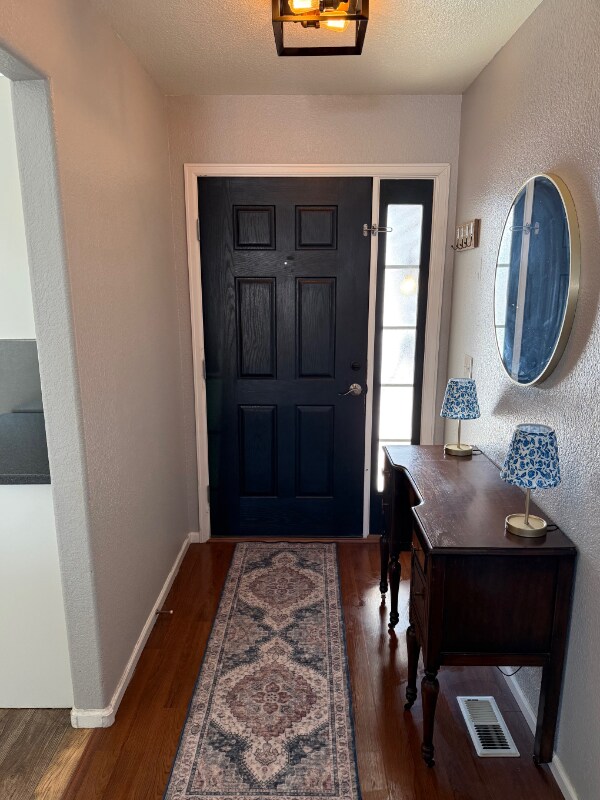 Foto del edificio - 6743 Harvey Ln