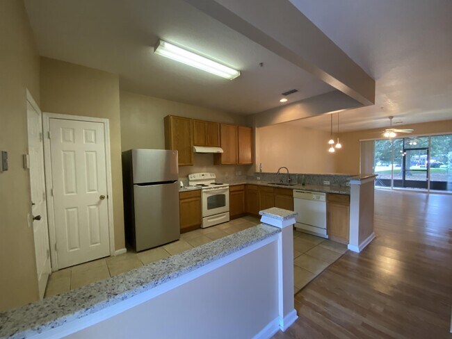 Foto del edificio - 6058 Twain St