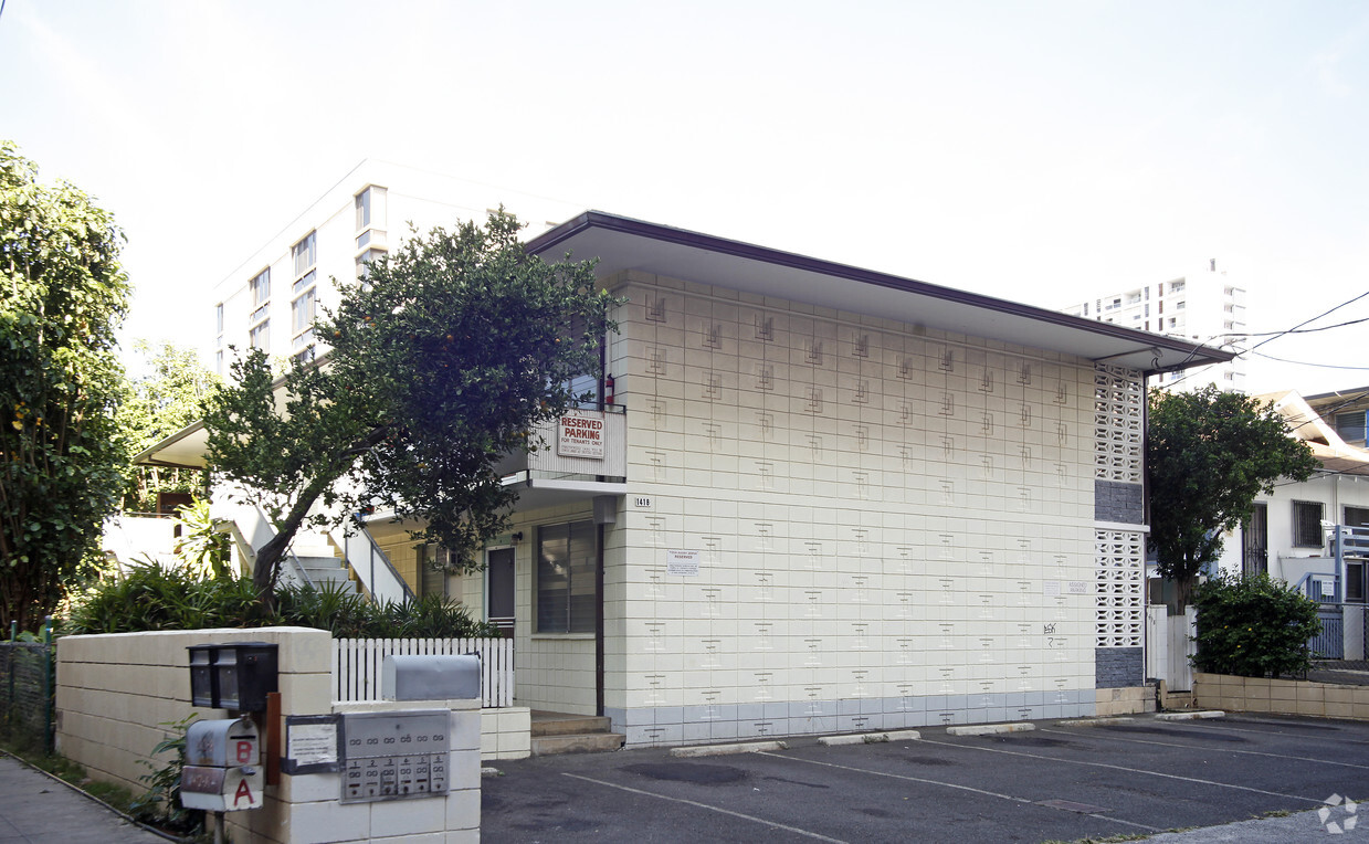 Primary Photo - 1418 Liholiho St