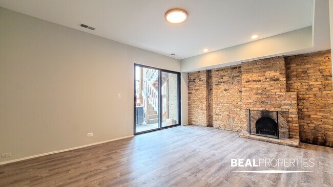 Foto del edificio - 604 W Surf St