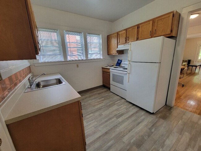 Photo - 620 Euclid Ave Apartment