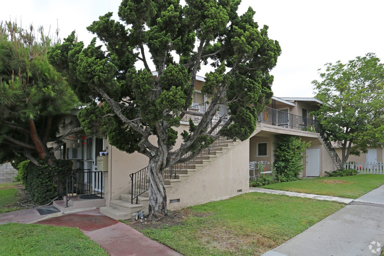 Building Photo - 1018 S Highland Ave