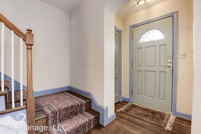 Building Photo - 3 br, 2.5 bath House - 8205 Meadowbrook Lane
