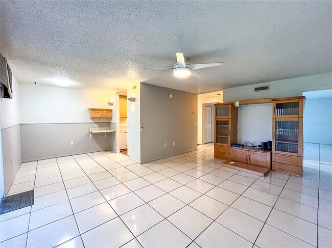 Building Photo - 11525 8th Way N