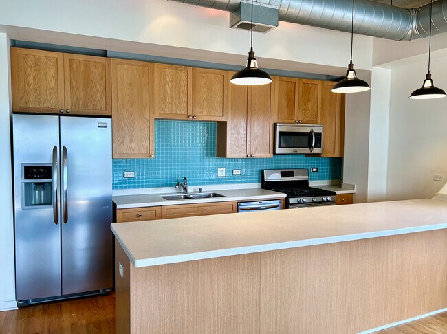 Foto del edificio - 1735 W Diversey Pkwy