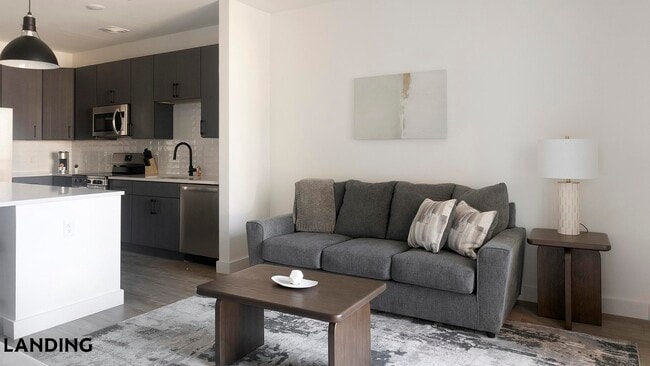 Building Photo - 1007 S Mint St