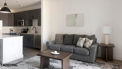 Building Photo - 1007 S Mint St