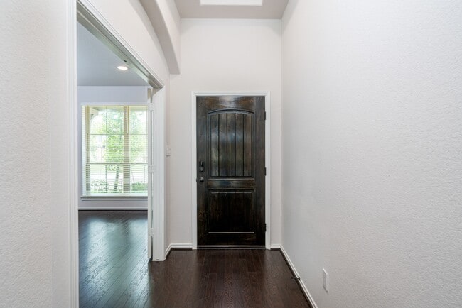 Building Photo - 15518 Lake Meridian Dr