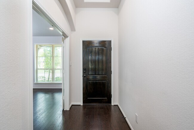 Foto del edificio - 15518 Lake Meridian Dr