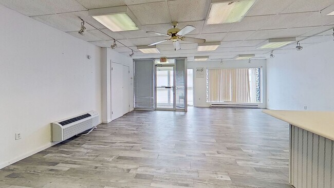 Foto del edificio - 463 E Market Ave