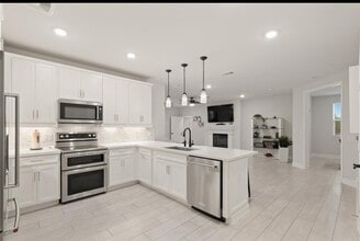 Building Photo - 6804 Westview Dr