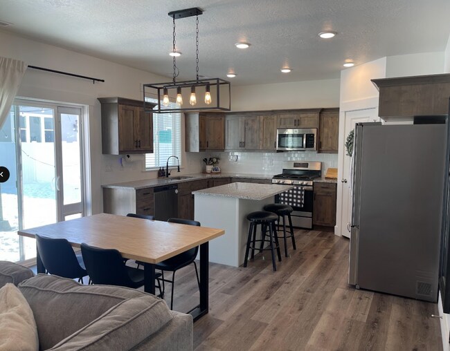 Foto del edificio - 321 S 680 W