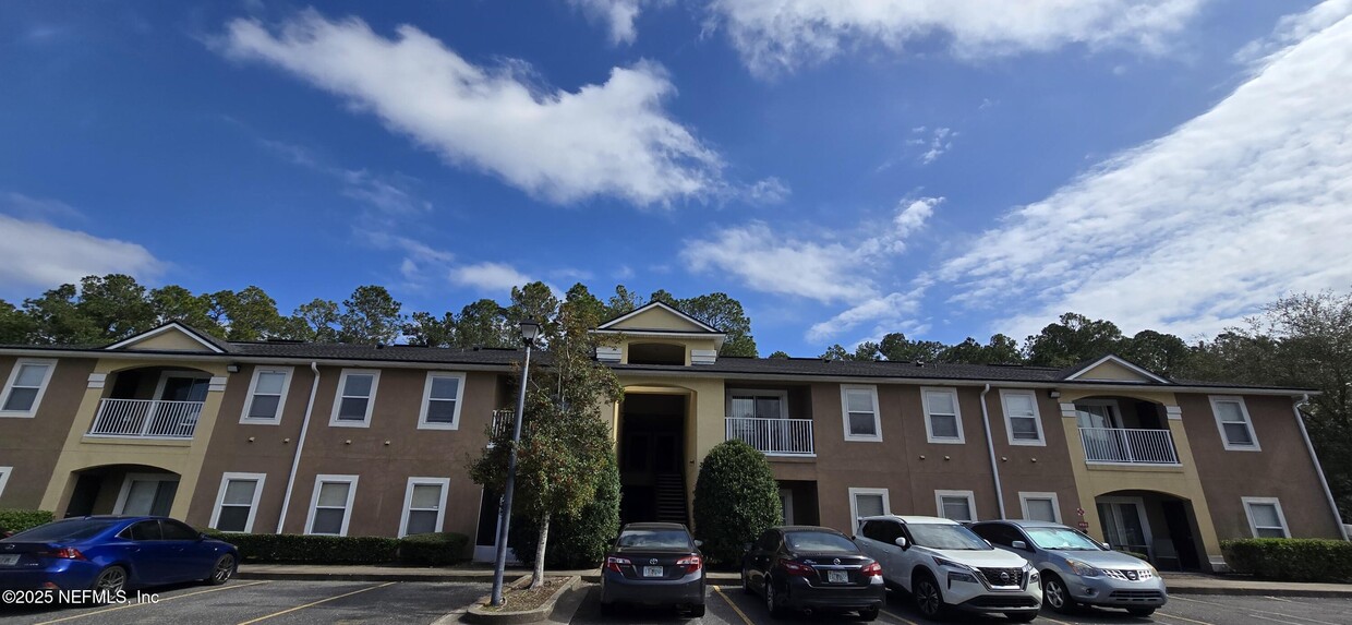 Foto principal - 3700 Kirkpatrick Cir