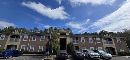 Building Photo - 3700 Kirkpatrick Cir