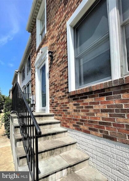 Photo - 2025 N Glebe Rd Townhome