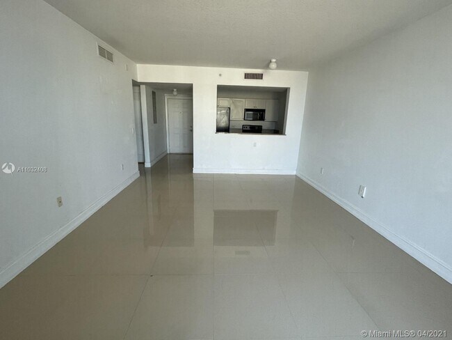 Foto del edificio - 117 NW 42nd Ave