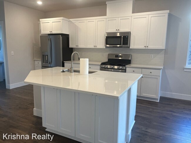 Foto del edificio - 3 br, 2.5 bath House - 16677 SW Colorado Ln,