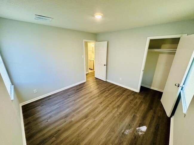 Building Photo - 4456 Beacon Hls Dr